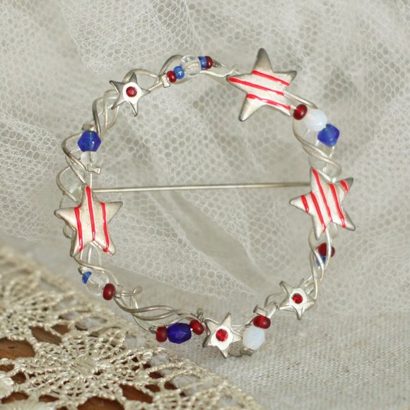 Patriotic Red White and Blue Beaded Silver Wreath Brooch - Picture 1 of 4